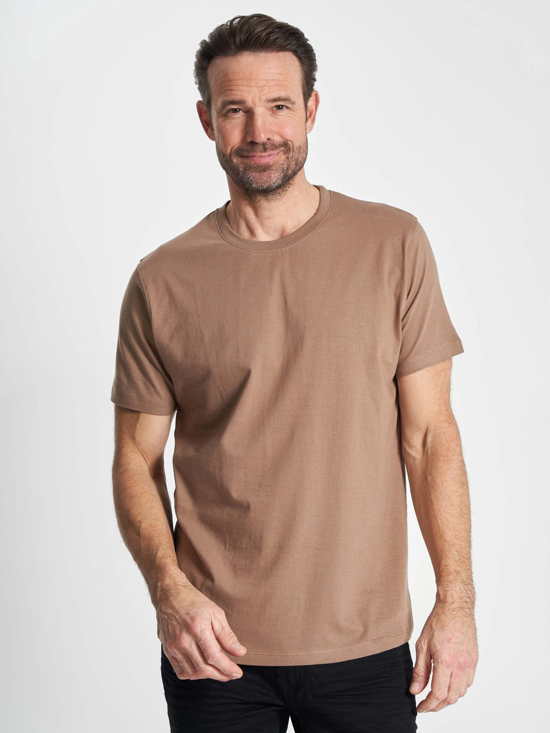 Basic T-shirt 'Fr. Havn' - Caffe Latte