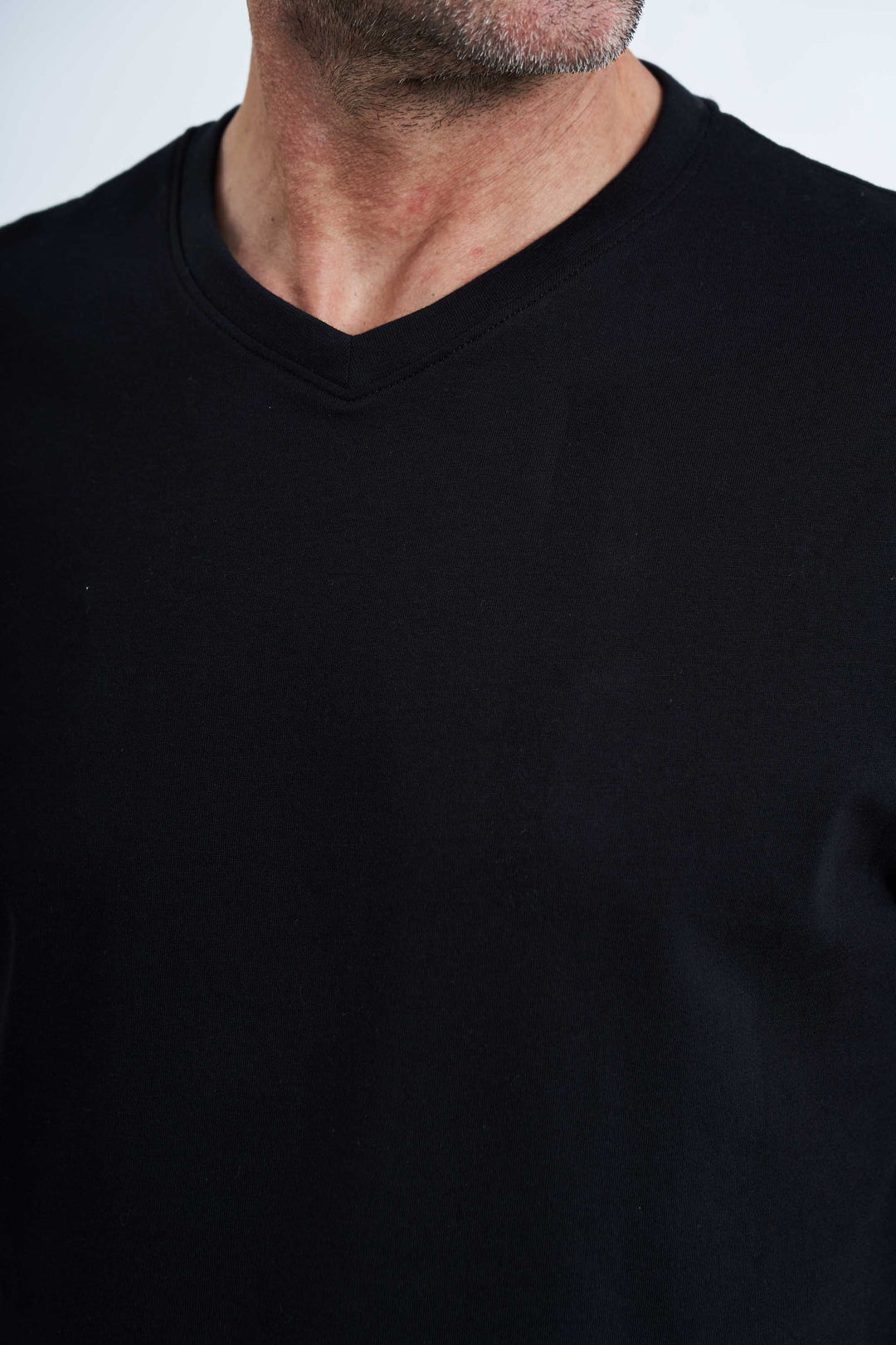 V'Neck T-shirt 'Dollerup' - Black One