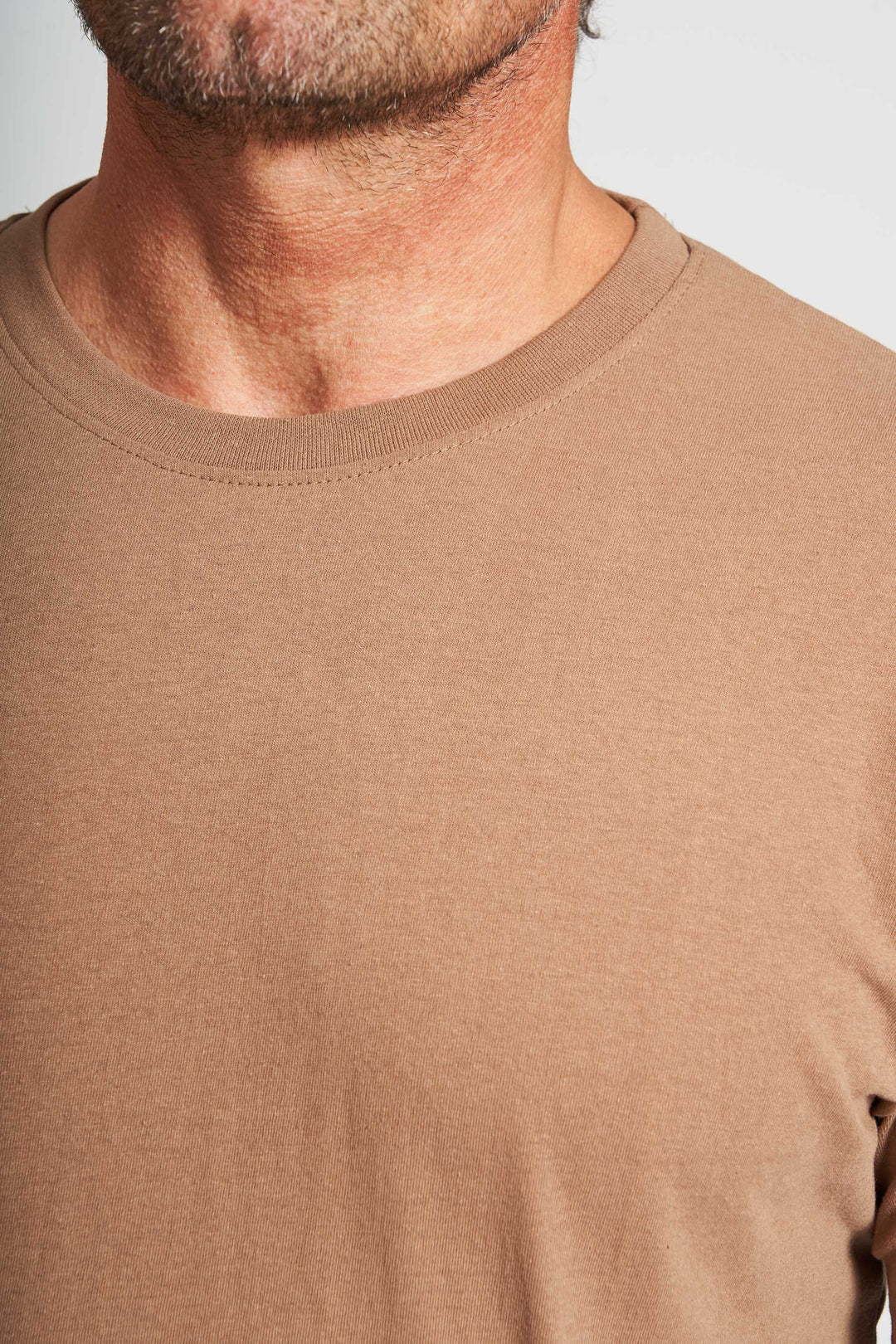 Basic T-shirt 'Fr. Havn' - Camel